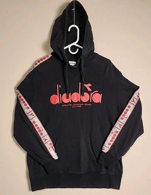 Moletom com capuz masculino DIADORA pulôver tamanho XXL mangas gráficas preto - Imagem 1 de 4