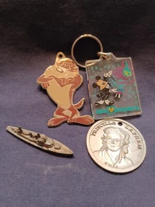 4 PIECES VINTAGE KOOL STUFF WARNER BROS. DISNEY CRACKER JACK - Picture 1 of 4