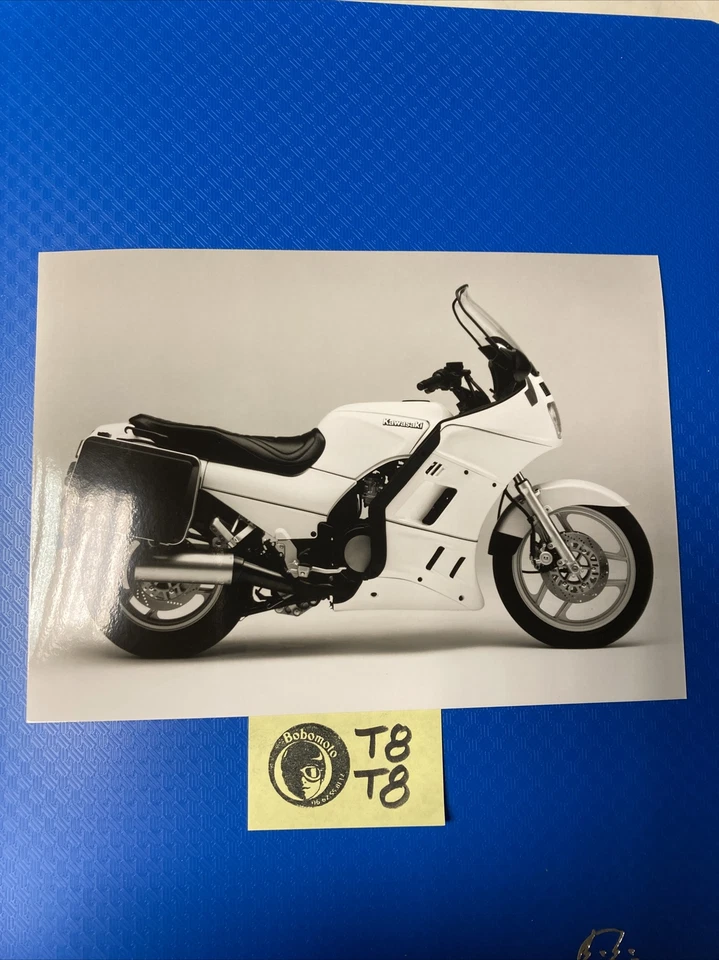 Kawasaki 1000GTR ZG1000 Foto NB Dossier De Prensa, Concesionario 1000 GTR - Imagen 1 de 1