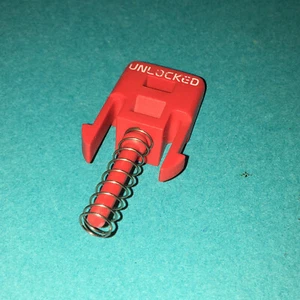 VOLVO 940 960 V90 REAR SEAT UNLOCKED POP UP BUTTON INDICATOR ORANGE WARNING BACK - Bild 1 von 3