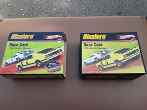 Vintage Mattel 2006 Hot Wheels Sizzlers Race Case with Car - Picture 1 of 8