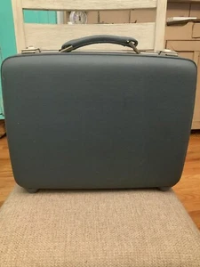 Vintage American Tourister Tiara Blue Suitcase Hard Shell Luggage 15L 5h 12w - Picture 1 of 5