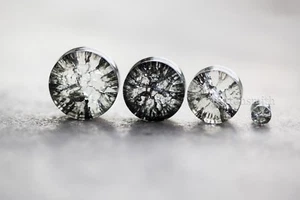 Pair of Black Cracked Glass Plugs Double Flared - 00g 1/2" 3/4" 1" -10 size - Picture 1 of 6