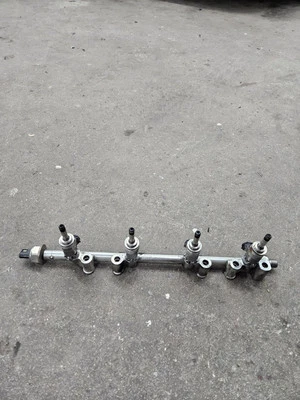 2019-2024 Infiniti QX50 OEM 2.0L Fuel Injector Rail W/Injectors  - Imagem 1 de 3