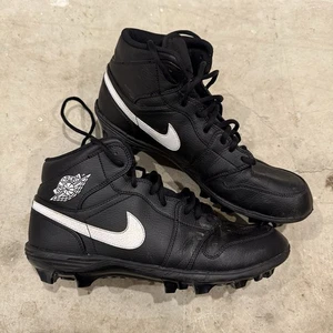 Nike Air Jordan 1 Mid TD Fußballschuhe Herren 11,5 schwarz weiß Swoosh FJ6805-001 - Bild 1 von 9