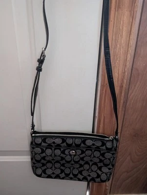 COACH PEYTON SWINGPACK FIRMA NEGRA con BOLSA Foto 1 de 4