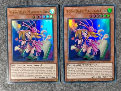 2x TOON DARK MAGICIAN GIRL - DUPO-EN041 Ultra Rare / NM 1st Edition Set  - Bild 1 von 3