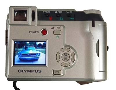 OLPMPUS C-700 Ultra Zoom 2.1MP 1.5" LCD Screen Digital Camera 10x Optical Zoom - Image 1 of 4