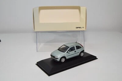 B27 1:43 MINICHAMPS OPEL CORSA 3 PORTE VERDE CHIARO METALLIZZATO SCATOLA CONC... - Immagine 1 di 4