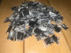 Lot Revendeur 170 Cache Pile / batterie pour manette Xbox One NEUF VALEUR 500€ - Imagen 1 de 2