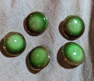 5 pieces, Vintage Art Emerald Glazed buttons, 7/8 in - Picture 1 of 2