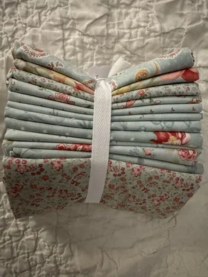 3 Sisters MODA blue FQ bundle quilting fabric - Image 1 of 3