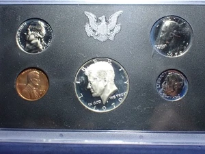1970-S Proof Set with 40% Silver Half Dollar - Picture 1 of 3