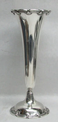 TIFFANY & CO 1909 CONCHA ESTERLINA E LINHA 10" ALTURA VASO DE FLORES TROMPETE CANELADO - Imagem 1 de 4