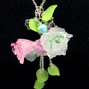 Zarte Frühlingsblume Lucite Halskette in Silber Herz Geschenkbox Nr.2 - Bild 1 von 5