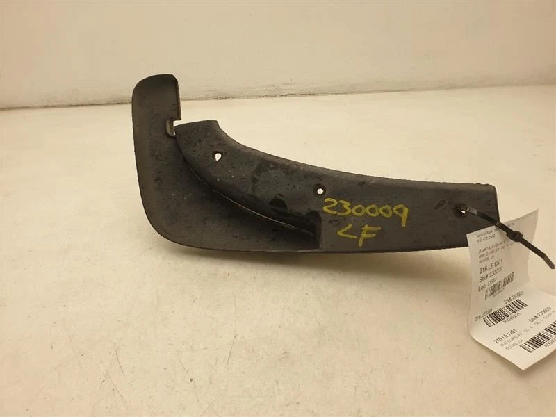 Lexus RX300 2001 base lado conductor guardabarros  Foto 1 de 4