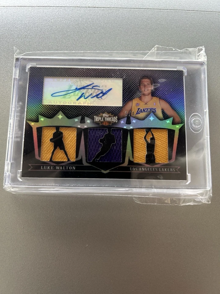 2007-08 Topps Triple Threads - Patch Auto - Luke Walton #TTRA 94 Platinum 1/1 - Image 1 of 3