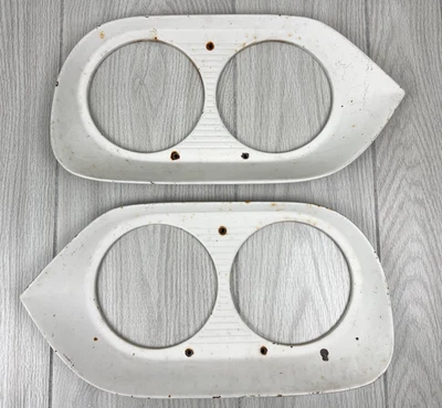 Par de moldura para faróis Ford F100 1960 - Imagem 1 de 4