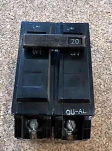 GE Interruttore circuito plug-in TQL2120 GEH-2445 2 poli 20 ampere NOS - Foto 1 di 7