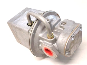 220D MAXITROL PRESSURE REGULATOR NEW - Picture 1 of 5