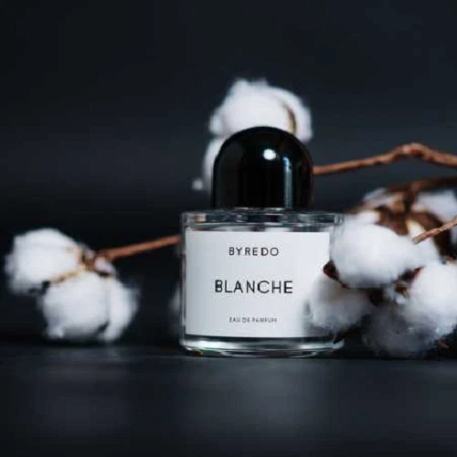 BYREDO Blanche 女士淡香精 100 毫升/3.3 液量盎司喷雾 无盒 — 第 1/1 张图片