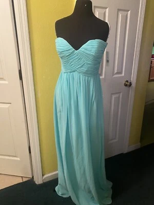 Vestido de noche verde menta Foto 1 de 4