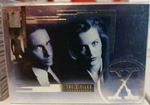 X-Files Connections base set (72) 2005 David Duchovny/Gillian Anderson/Foilboard - Picture 1 of 3