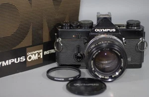 Cámara Olympus OM-1 negra con lente Zuiko 50 mm f1.4 Auto-S con manual - ¡Bonita Ex+! - Imagen 1 de 9