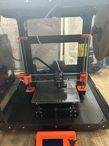 Original Prusa I3 MK3S+ avec boîtier (et filament si besoin) - Photo 1/9