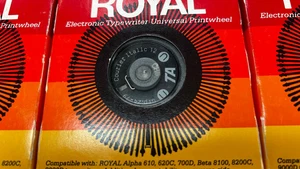 THREE Electronic Typewriter Royal Printwheel Courier Italic 12 (Caroll Elite) - Picture 1 of 3