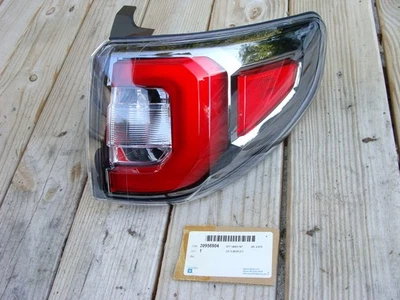 NUEVO Luz trasera genuina GM 20956904 2013-16 GMC Acadia lado del pasajero derecho Foto 1 de 4