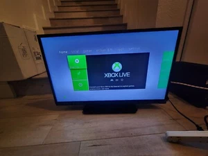 VIZIO E320-A0 32-Inch TV 720p 60Hz LED HDTV Television - Picture 1 of 5