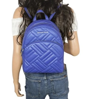 MOCHILA MEDIANA MICHAEL KORS ABBEY ACOLCHADA CUERO SUAVE AZUL Foto 1 de 4