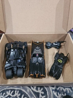 Jada ERTL Batman & Batmobile Tumbler 1:32 - 1:24 - 1:64  Scale Vehicle Lot Of 4 - Image 1 of 4