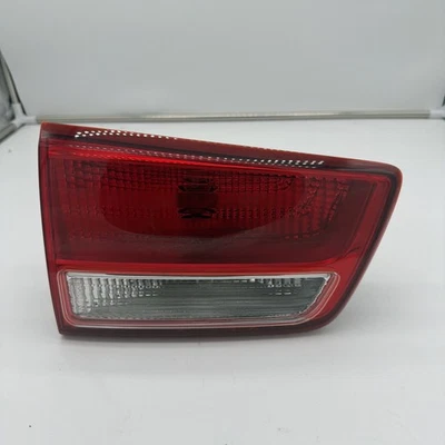 KIA SEDONA 2015-2016 LUZ TRASERA INTERIOR IZQUIERDA HALÓGENA OEM Foto 1 de 2