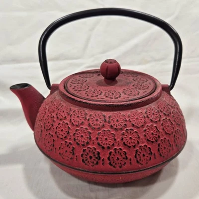 Tetera Tetsubin japonesa de hierro fundido roja y negra Foto 1 de 4