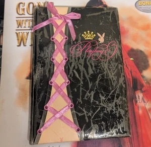Raro cuaderno cuaderno diario corsé rosa y negro Playboy Bunny años 2000 coleccionable - Imagen 1 de 8