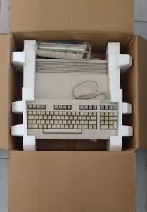 COMMADORE 128D - Zdjęcie 1 z 6