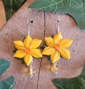 Daffodil Earrings - Hand Sculpted - Floral Earrings, Spring Earrings - Picture 1 of 1