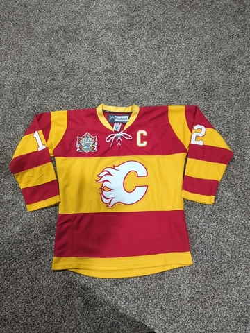 Reebok Jarome Iginla Calgary Flames 2011 Heritage Classic Jersey Size 48 #12 EUC Cover