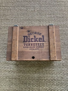 Vintage George Dickel Holz Flasche Kiste Box Sour Mash Whiskey Adv. Tennessee Whisky - Bild 1 von 6