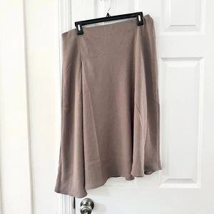 Gonna Spanx beige nuda raso schiena asimmetria classica neutra senza cura nuova con etichetta grande - Foto 1 di 9