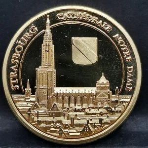 JETON TOURISTIQUE 31mm Doré STRASBOURG CATHEDRALE NOTRE DAME BLASON SOUVENIRS E - Picture 1 of 2