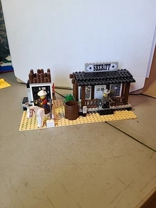 Lego Western 6755 Sheriff's Lock Up Incomplete - Picture 1 of 21