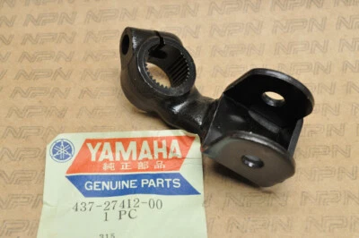 Nuevo de Lote Antiguo Yamaha 1974-75 DT100 DT175 Soporte de Montaje de Clavija de Paso 437-27412-00 Foto 1 de 4