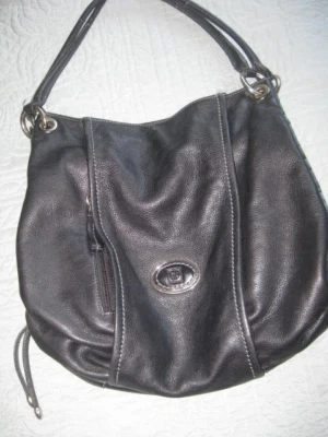Real Black Leather L Shoulder Bag Tote 3 Separate Compartments by Giani Bernini - Image 1 of 4