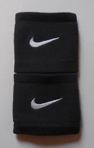 Pulseras Nike Breathe individuales anchas Dri-Fit negras/blancas un par - Imagen 1 de 2