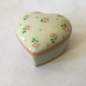 HERZFÖRMIGE SCHMUCKSCHATULLE PUNZE KRÖNUNG TOUCH SAMMLUNG Japan 3 Zoll - Bild 1 von 10
