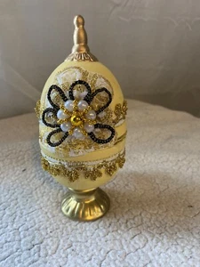 Porcelain Egg Trinket Box - Picture 1 of 4