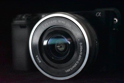 [US Duty Paid] Sony Alpha A6400 Mirrorless Digital Camera Black with Lens 7712 - Image 1 of 4